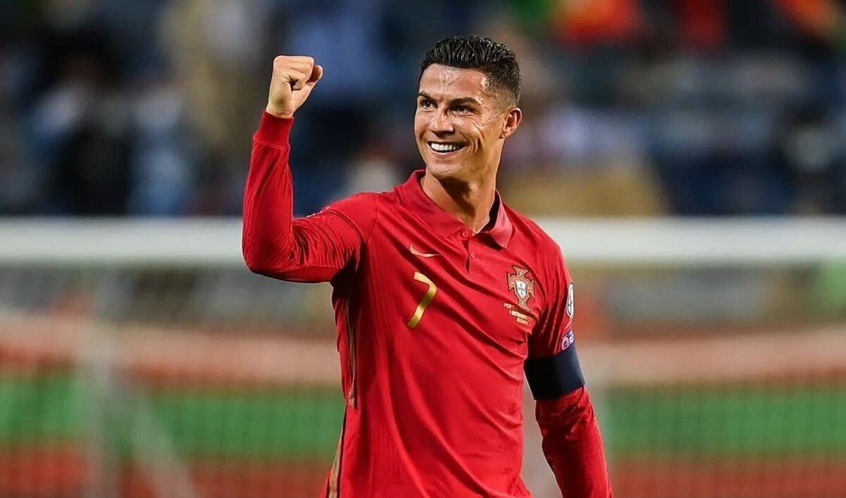 رونالدو زمان خداحافظی‌اش از دنیای فوتبال را اعلام کرد؛CR7به تاریخ می‌پیوندد