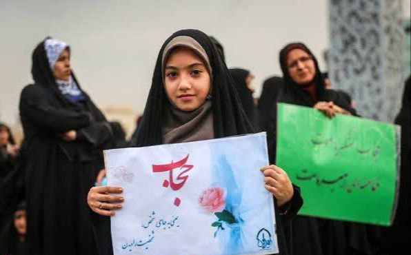 هاشم آبادی: پوشش در فرهنگ ایرانی اسلامی پیوندی از کرامت و هویت است