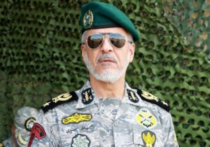 دریادار سیاری: ناوشکن جماران نمادی از خودکفایی کشور است