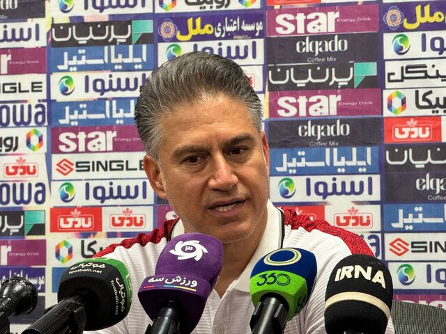 مطهری ماند و سرمربی شد