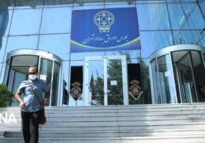 بورس از نظر ارزندگی جذاب است اما زیر فشار نااطمینانی قرار دارد