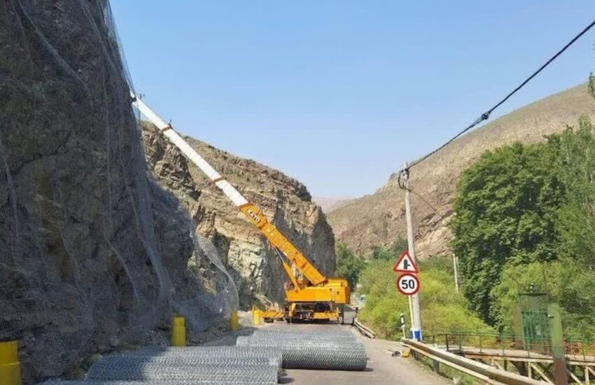 افزایش ایمنی جاده با اجرای ۴۰هزار مترمربع توری سنگ در محور کرج ـ کندوان