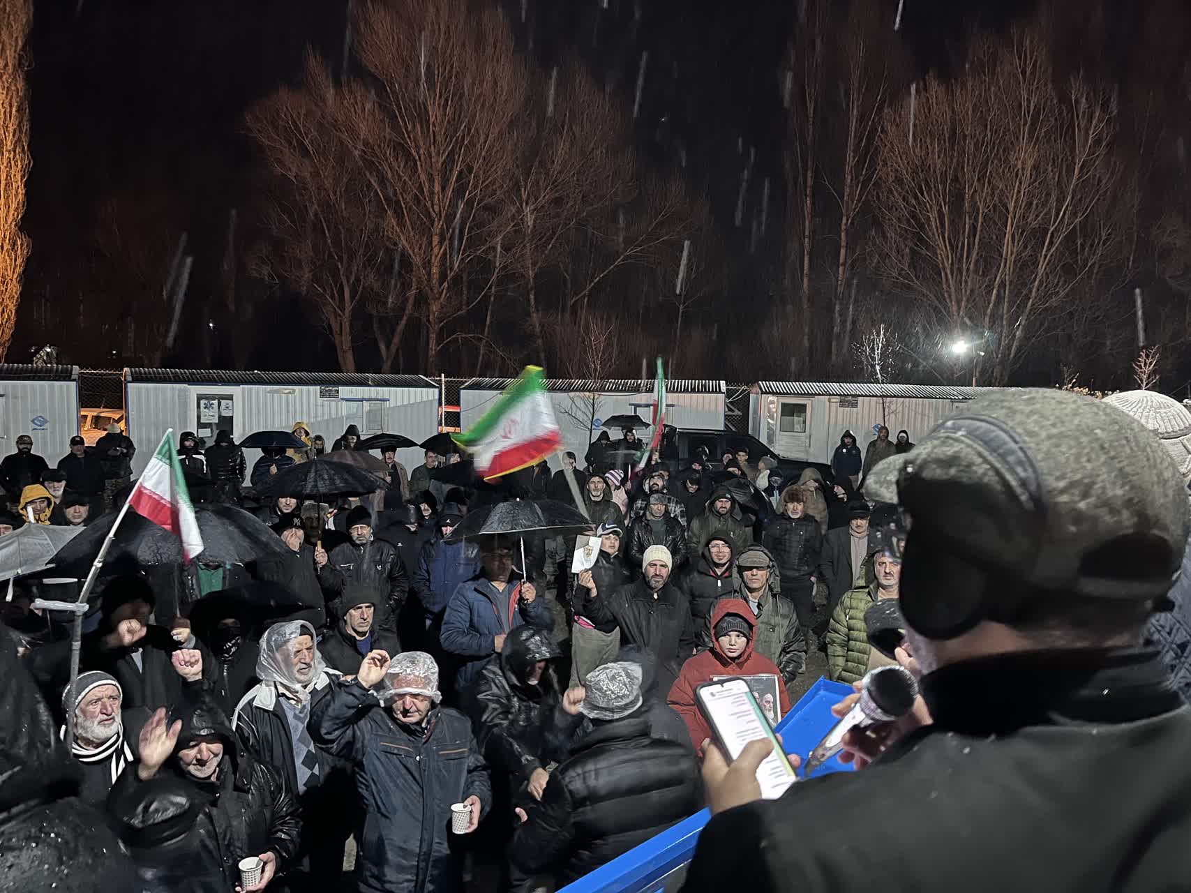 چه در برف، چه در باران؛ جانم فدای ایران