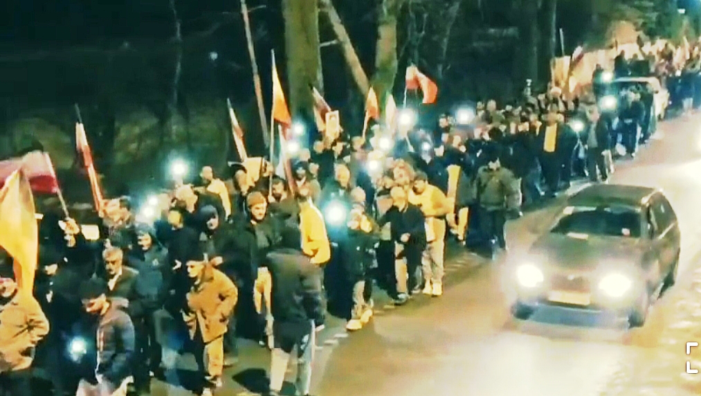 تجمعات مردمی پرشکوه‌تر از قبل در بخش آسارا جریان دارد