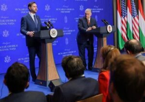 ونس از پایان جنگ می‌گوید، ترامپ از پایان تمدن!