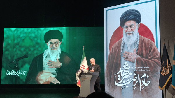 وزیر فرهنگ: شیرین‌ترین لحظات رهبر شهید، تشرف به حرم رضوی بود
