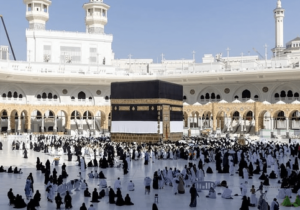 کعبه زودتر از همیشه لباس احرام پوشید