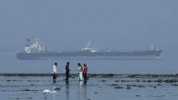 آمار تردد کشتی‌ها در تنگه هرمز طی ۲۴ ساعت اخیر