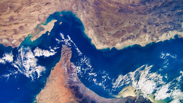رسانه‌های جهان هرمز را شاهرگ اینترنت جهان می‌دانند