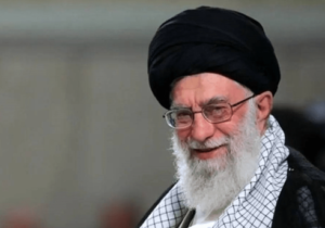 لبخند امام شهید پس از خواندن وصیت‌نامه شهید هوافضا