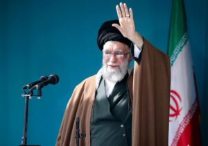 پیام رهبر معظم انقلاب اسلامی به مناسبت تشییع و تدفین آقای شهید ایران