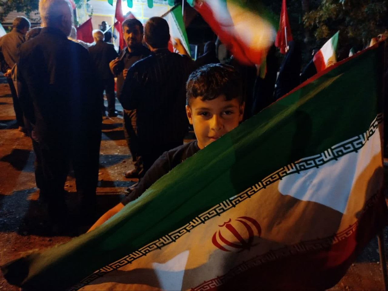 میثاقِ نسل‌ها در دَرده؛ ایستگاه ۱۴۳