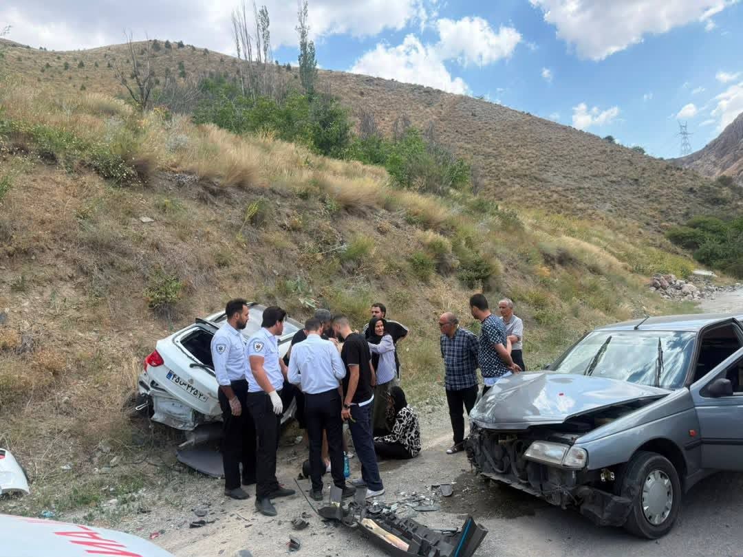 تصادف دو خودروی سواری در محدوده کوشکک یک مجروح به جای گذاشت.