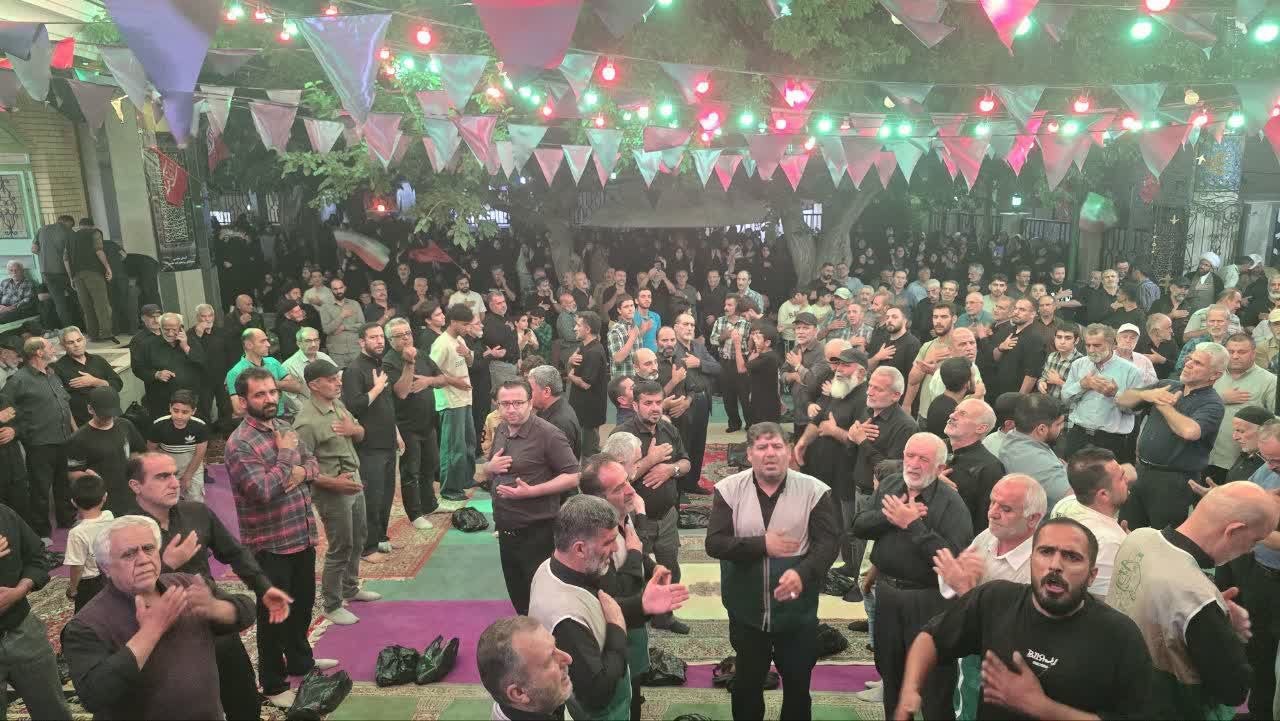 مراسم اربعین رهبر شهید و۱۷۲مین شب تجمعات در آستان مقدس امامزاده حسن (ع) برگزار شد