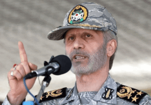 فرمانده کل ارتش: به هر اقدام دشمن با قدرت واکنش نشان می‌دهیم