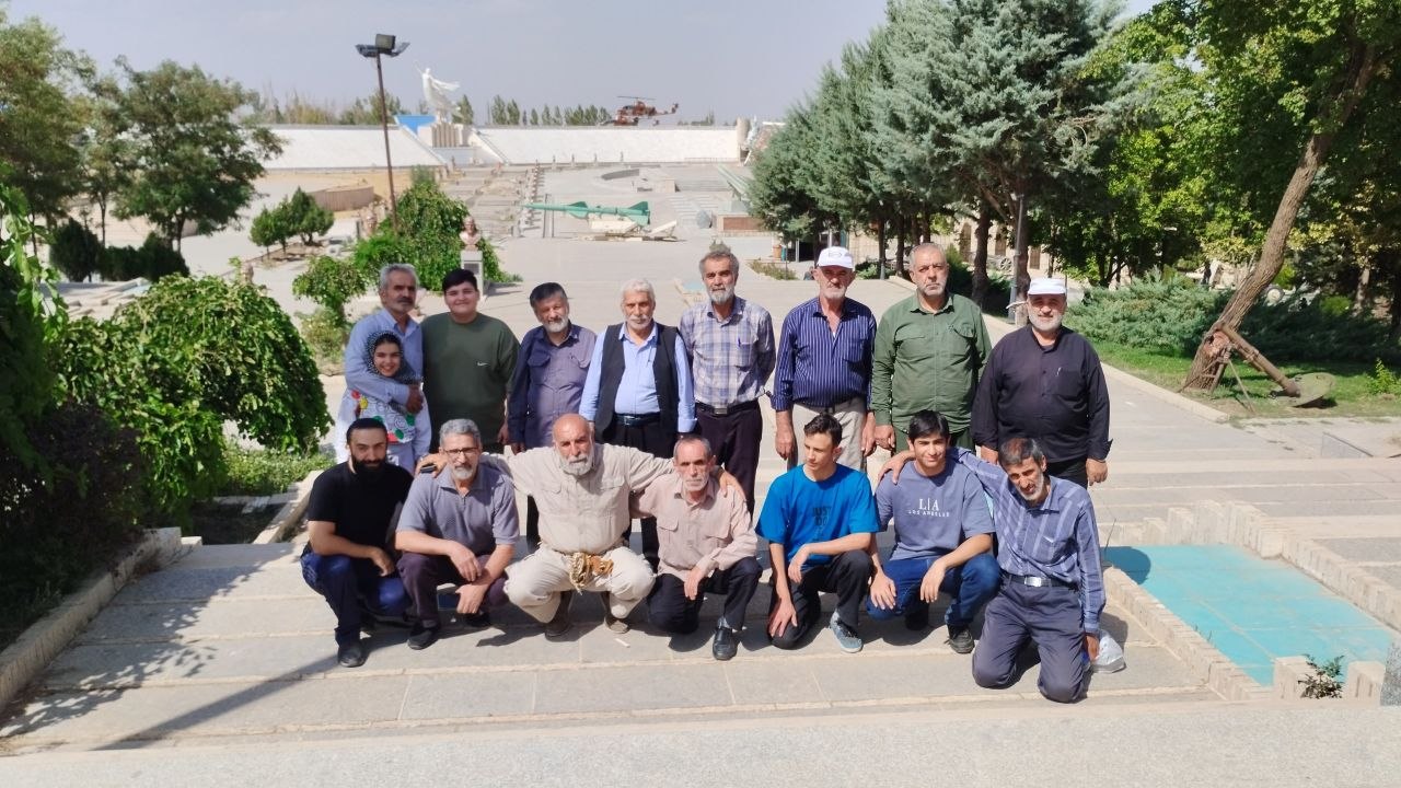 تجدید میثاق خانواده‌های بخش آسارا با آرمان‌های شهدا در اردوی «راهیان نور شمال‌غرب»