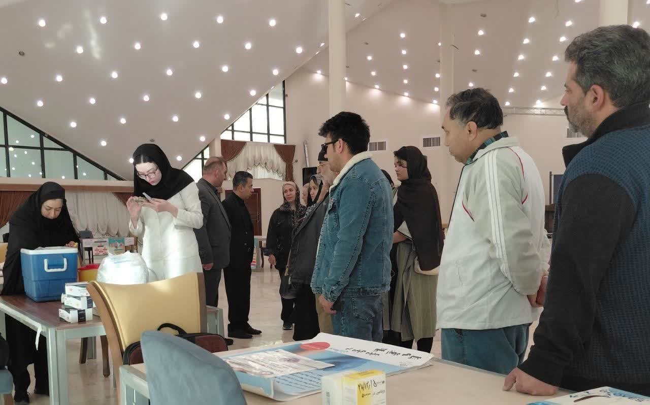 میز خدمت پزشکی و بهداشتی رایگان در آدران برگزار شد؛ ارائه خدمات سلامت به همه گروه‌های سنی